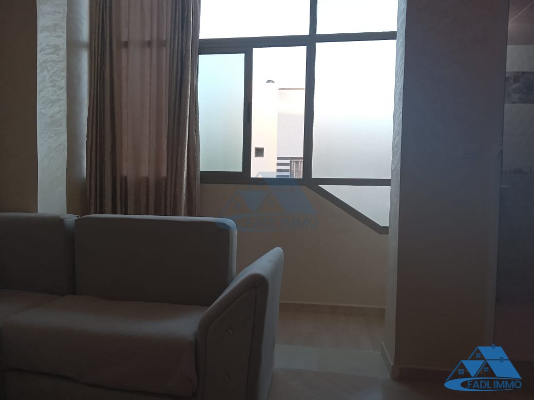 Villa à vendre avec terrasse et trois étages - Photo 9