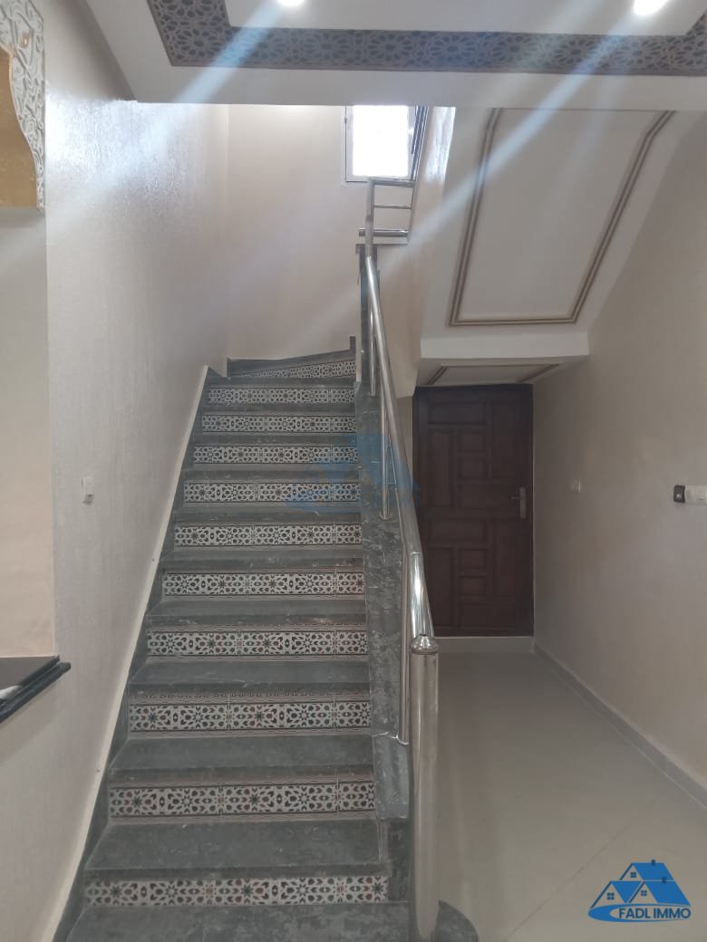 Villa à vendre avec terrasse et trois étages - Photo 16