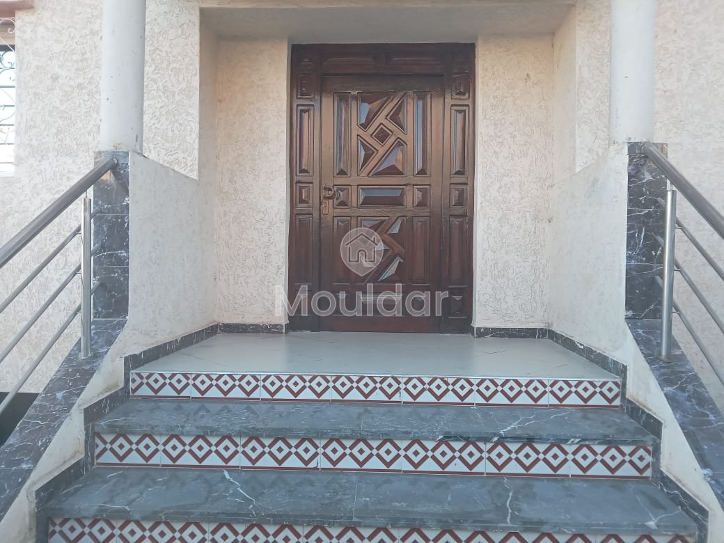 Villa à vendre avec terrasse et trois étages - Photo 4