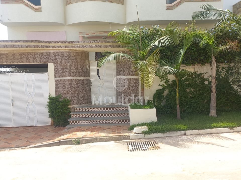 Villa à vendre avec terrasse et trois étages - Photo 1