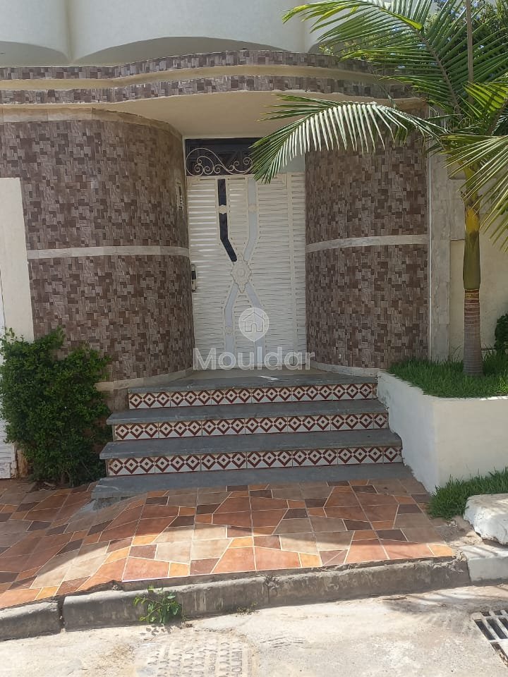 Villa à vendre avec terrasse et trois étages - Photo 8