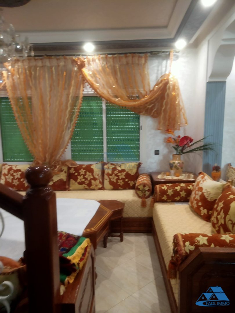 Villa à vendre avec terrasse et trois étages - Photo 4