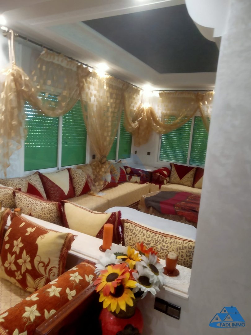 Villa à vendre avec terrasse et trois étages - Photo 1