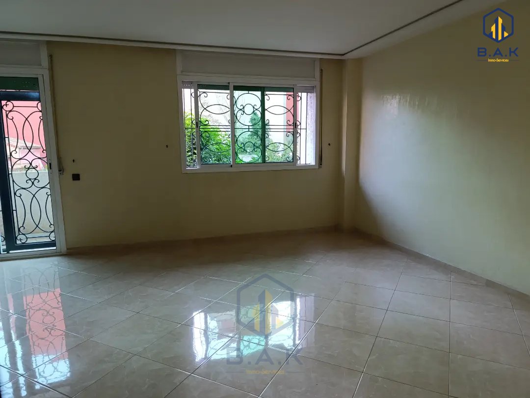Apartamento en alquiler con balcón en el primer piso - Photo 10