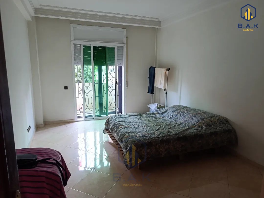 Apartamento en alquiler con balcón en el primer piso - Photo 7