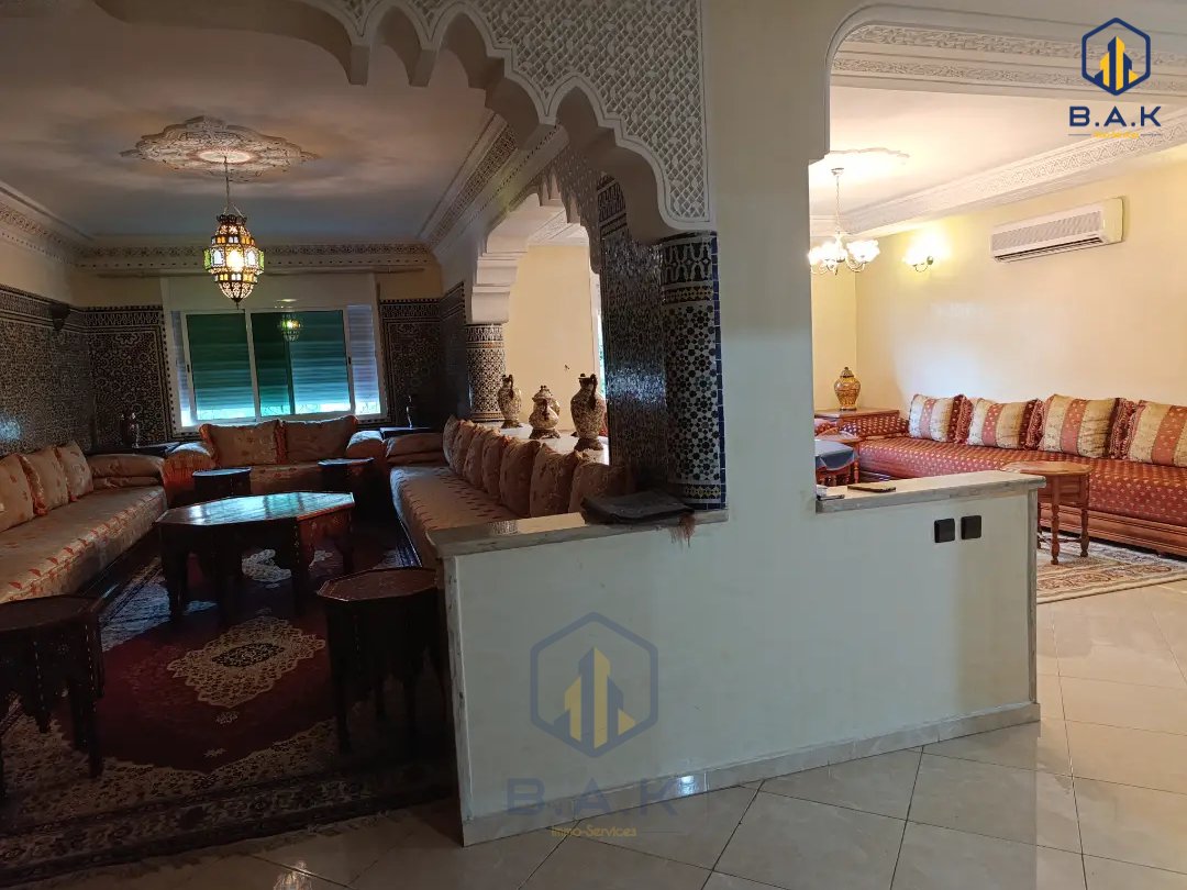 Apartamento en alquiler con balcón en el primer piso - Photo 3