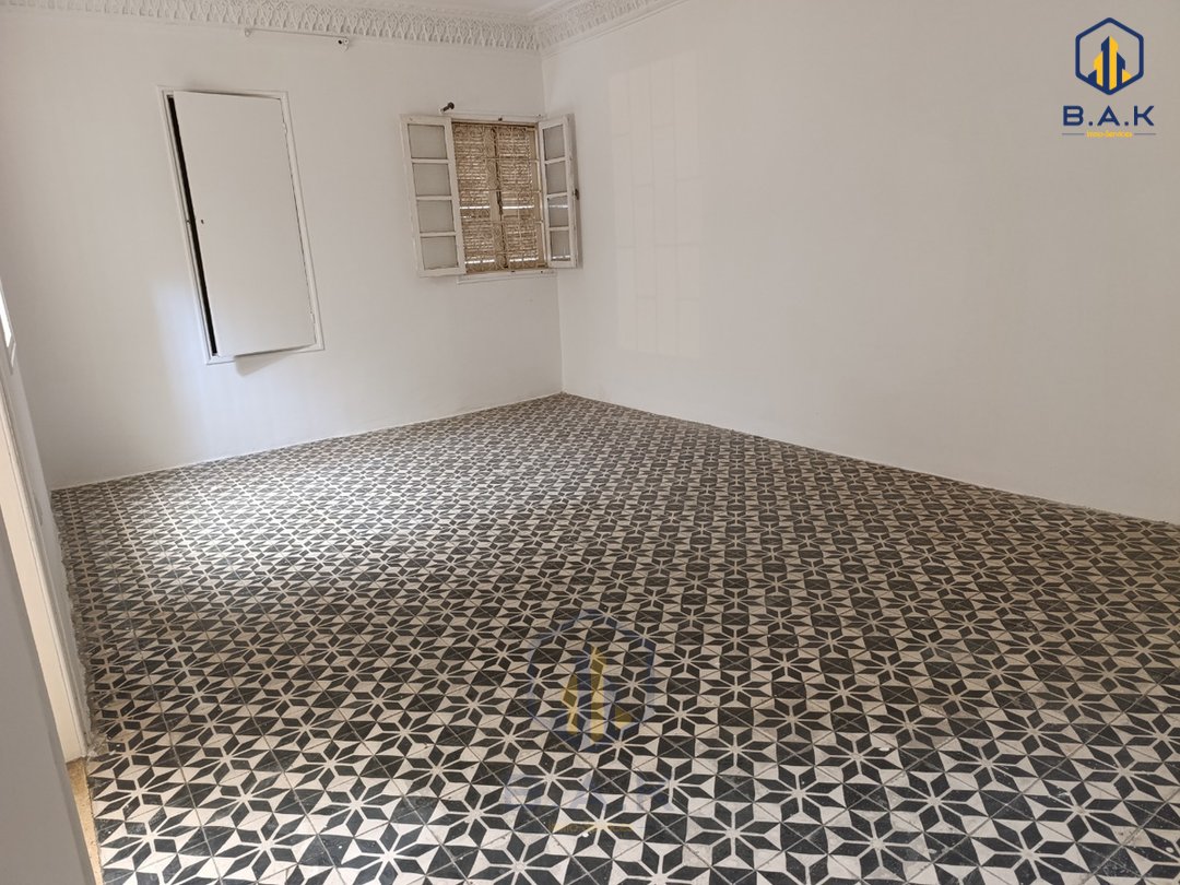 House for sale with terrace - Photo 11