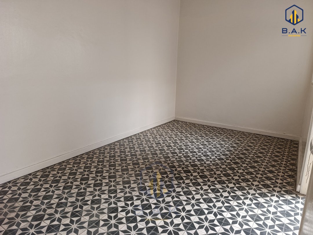 House for sale with terrace - Photo 12