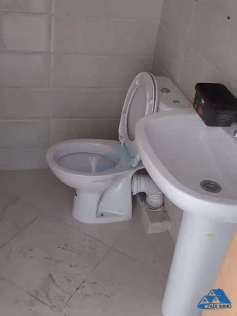 Bureau à vendre avec terrasse au premier étage - Photo 2