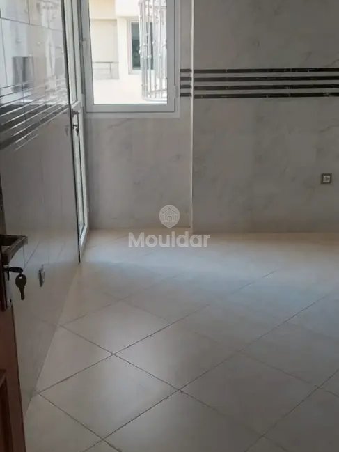 شقة للإيجار مع تراس في الطابق الثالث - Photo 3