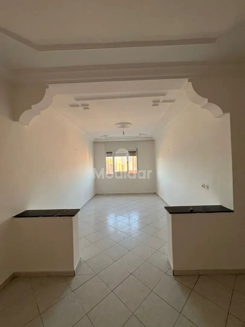 شقة للبيع في الطابق الثالث - Photo 1