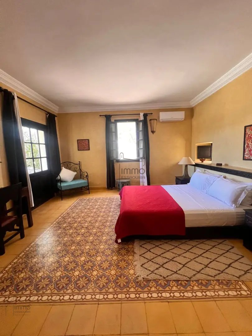 Villa en venta con piscina - Photo 36