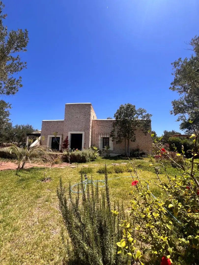 Villa en venta con piscina - Photo 2