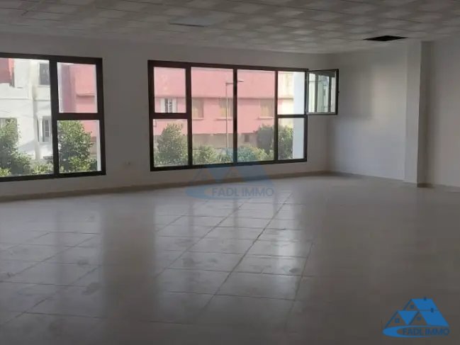 Oficina en alquiler con estacionamiento en el primer piso - Photo 11