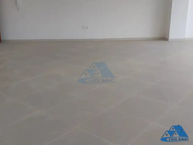 Oficina en alquiler con estacionamiento en el primer piso - Photo 10