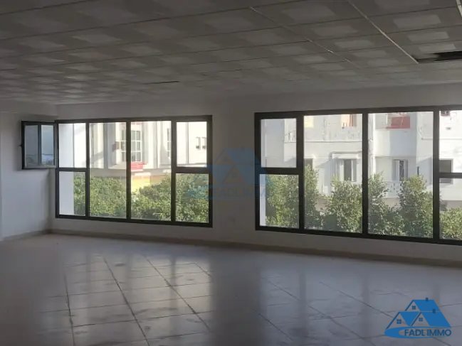 Bureau à louer avec parking au deuxième étage - Photo 10