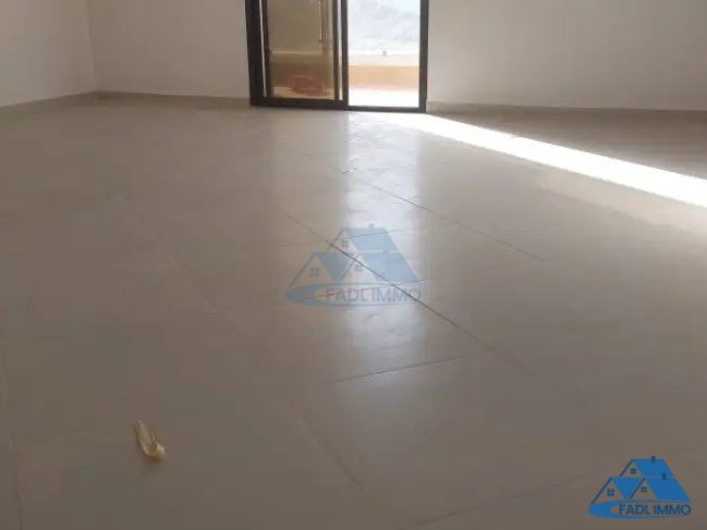 Bureau à louer avec terrasse au troisième étage - Photo 6