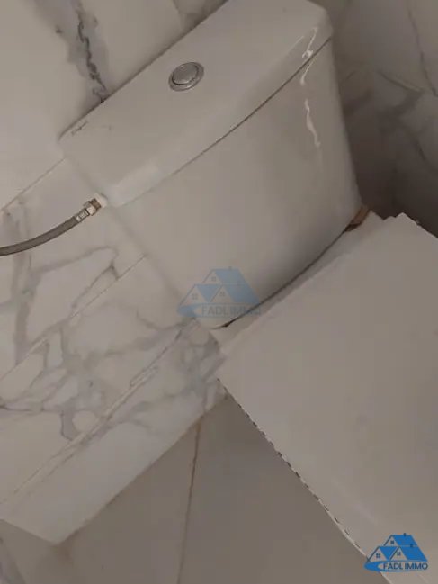 Bureau à louer avec terrasse au troisième étage - Photo 4