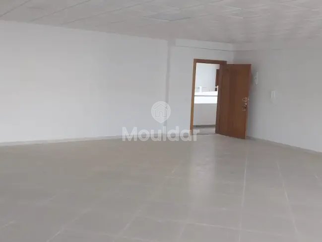 مكتب للإيجار مع موقف سيارات في الطابق الثاني - Photo 5