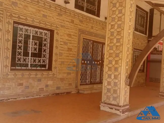 Local commercial à vendre avec terrasse - Photo 2