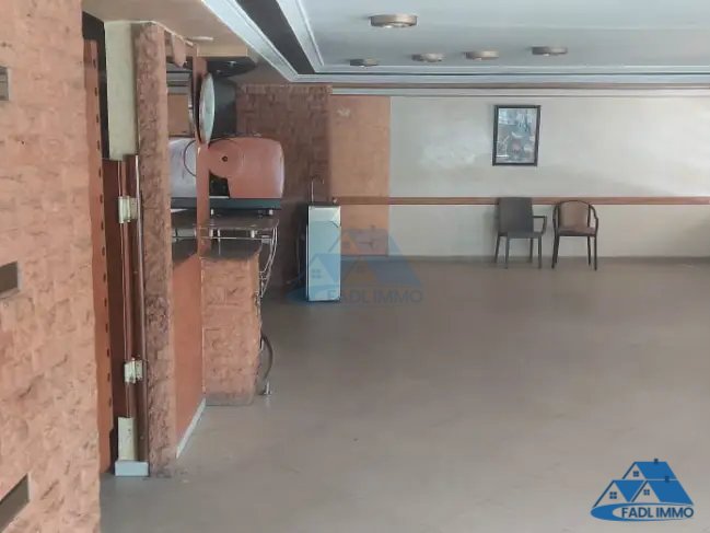 Local commercial à vendre avec terrasse - Photo 5