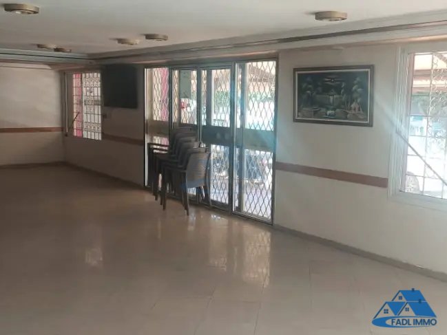 Local commercial à vendre avec terrasse - Photo 11