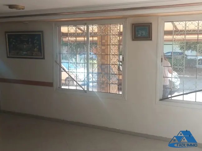 Local commercial à vendre avec terrasse - Photo 8