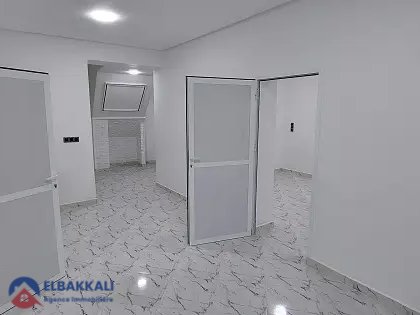 Office for rent on the first floor - Photo 1