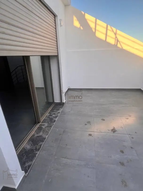 Apartment for sale with terrace - Photo 2