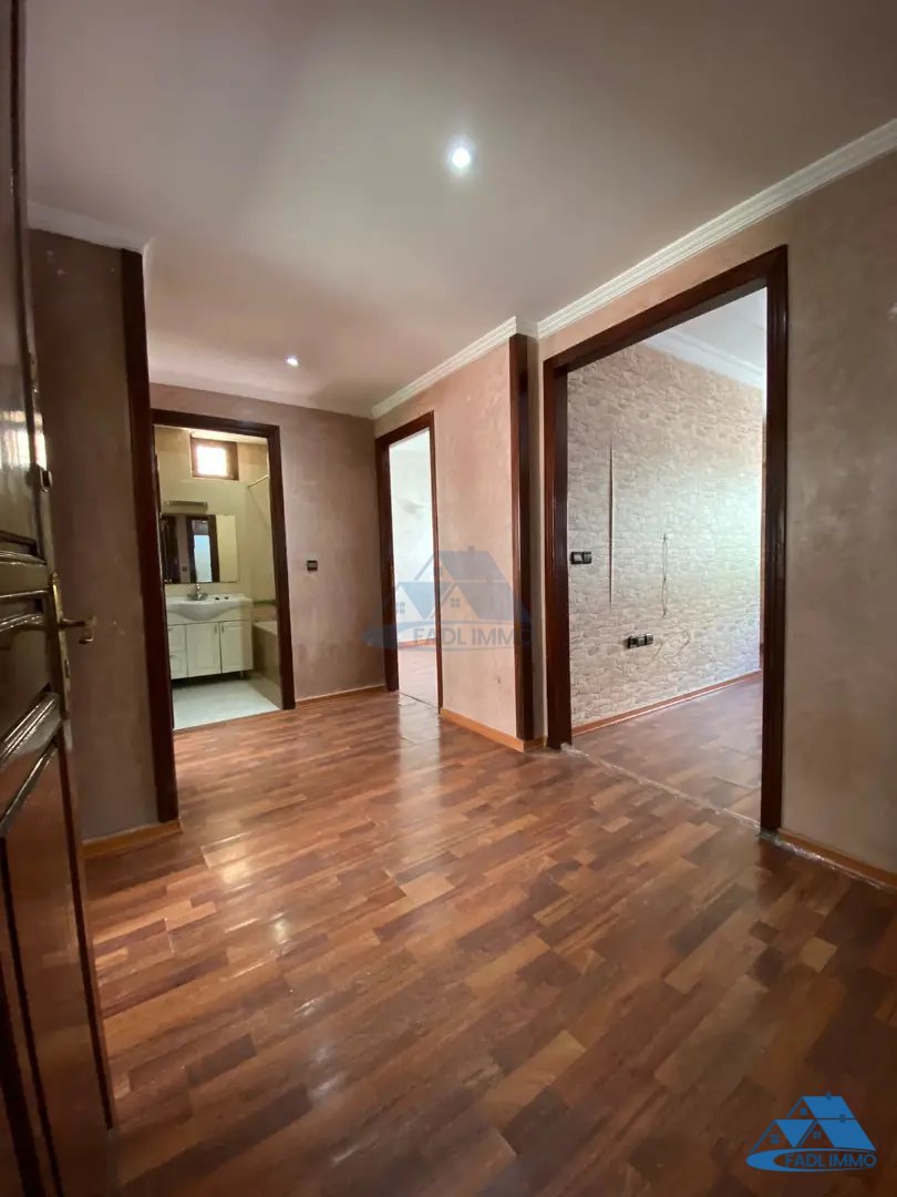 Apartment for sale with balcony - Photo 4