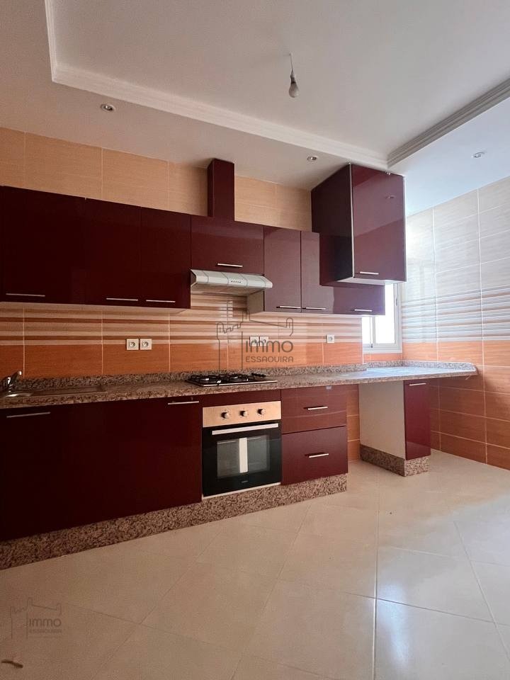 À Vendre : Appartement 3 Pièces au Quartier Moustakbal - Photo 1