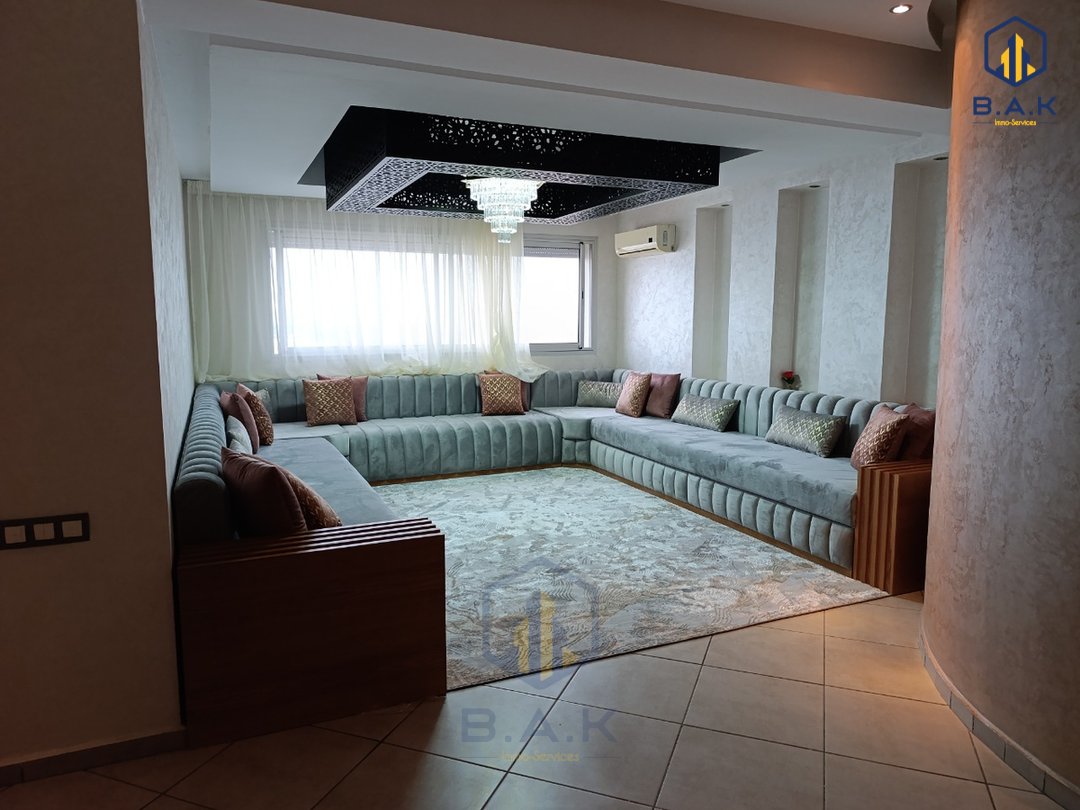 Apartamento en alquiler con balcón en el octavo piso - Photo 1