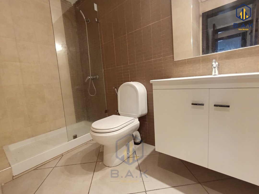Apartamento en alquiler con balcón en el octavo piso - Photo 15
