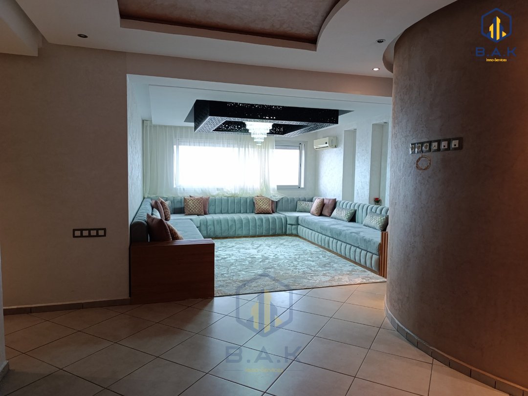 Apartamento en alquiler con balcón en el octavo piso - Photo 3