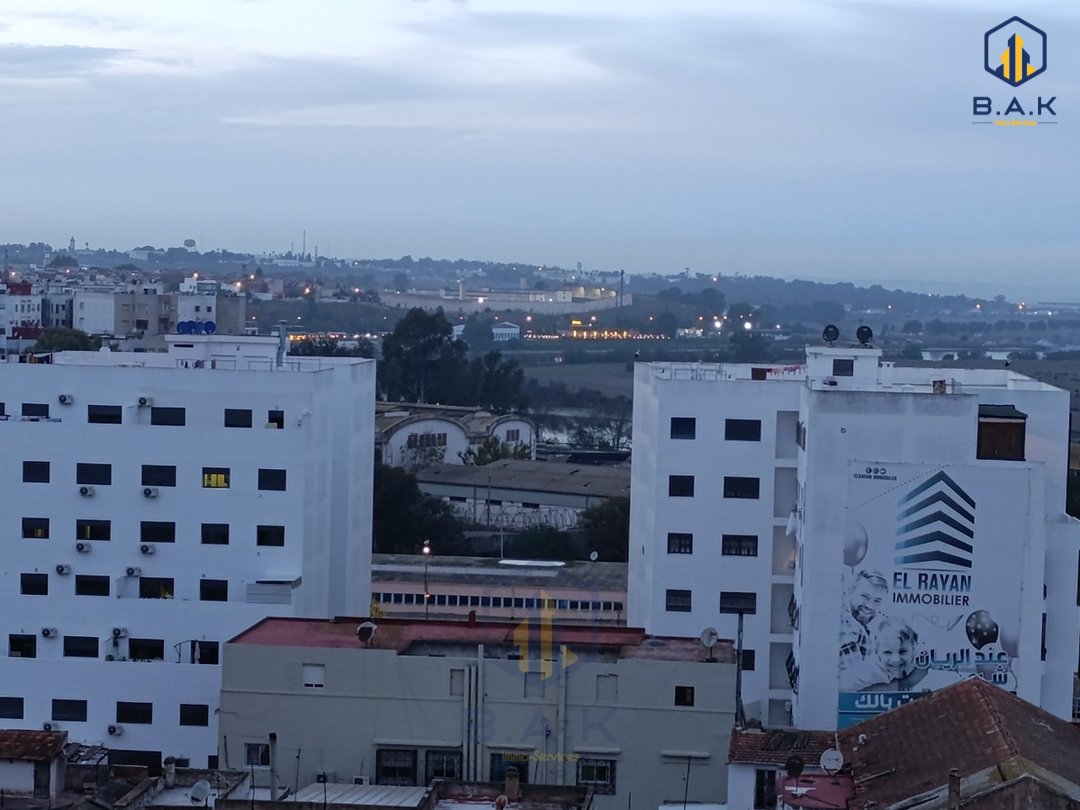 Apartamento en alquiler con balcón en el octavo piso - Photo 17