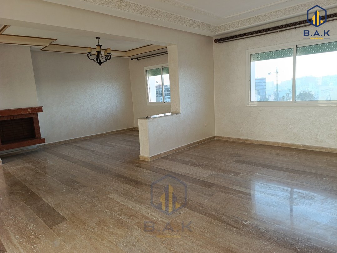 Apartment for rent with terrace - Photo 5