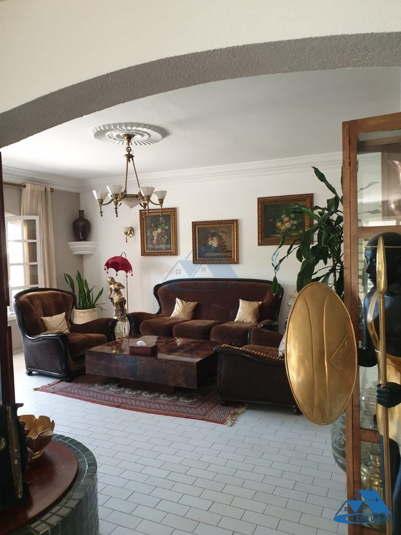 Villa à louer avec terrasse et trois étages - Photo 1