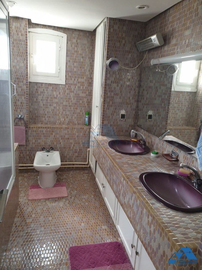 Villa à louer avec terrasse et trois étages - Photo 6