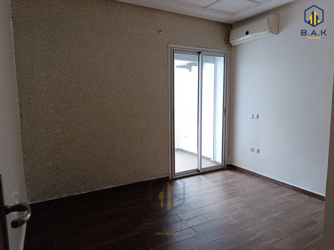 Apartamento en alquiler en el tercer piso - Photo 4