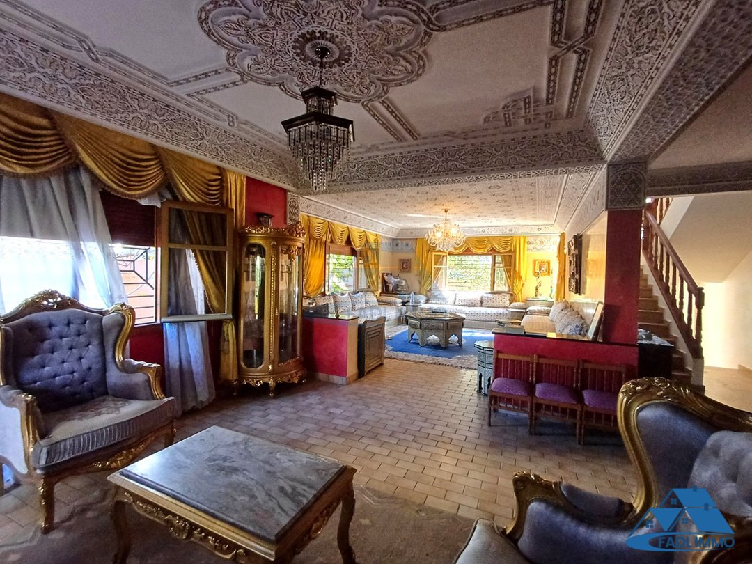 Villa for sale with terrace - Photo 2