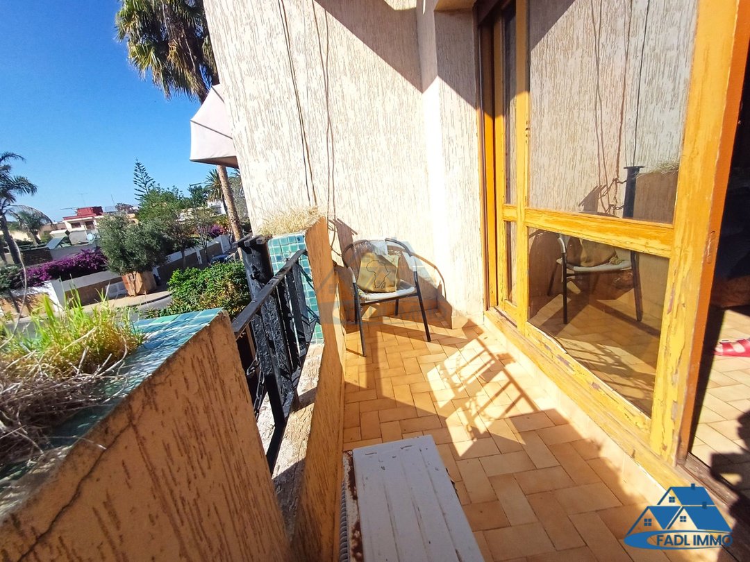 Villa for sale with terrace - Photo 13