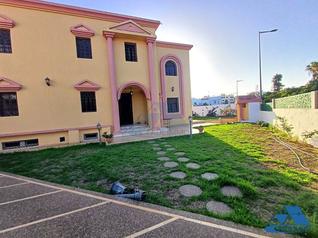 فيلا للبيع مع تراس - Photo 1