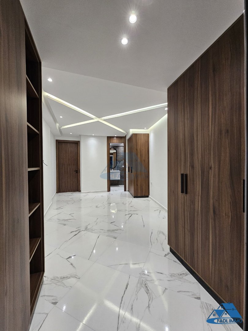 Apartment for sale with terrace - Photo 3