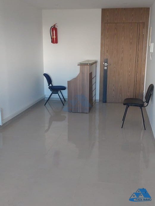 Office for buy on the first floor - Photo 10