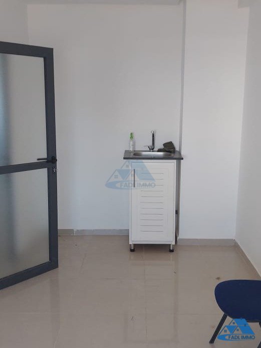 Office for buy on the first floor - Photo 9