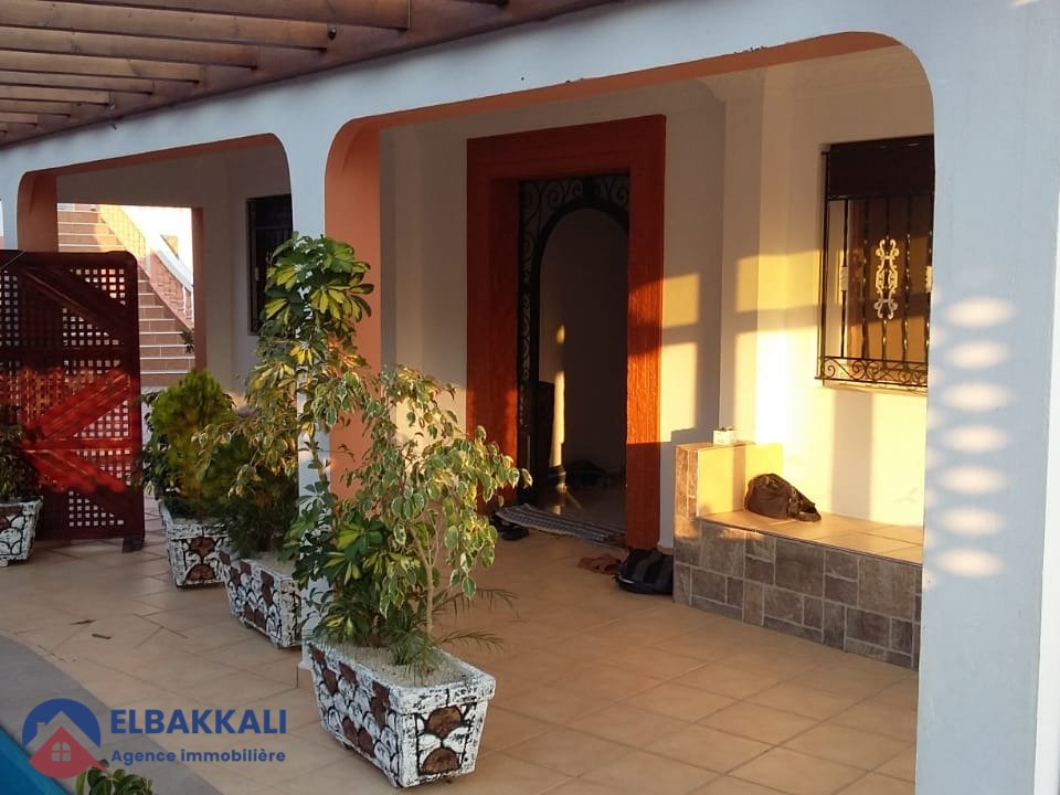 Villa en venta con piscina - Photo 8