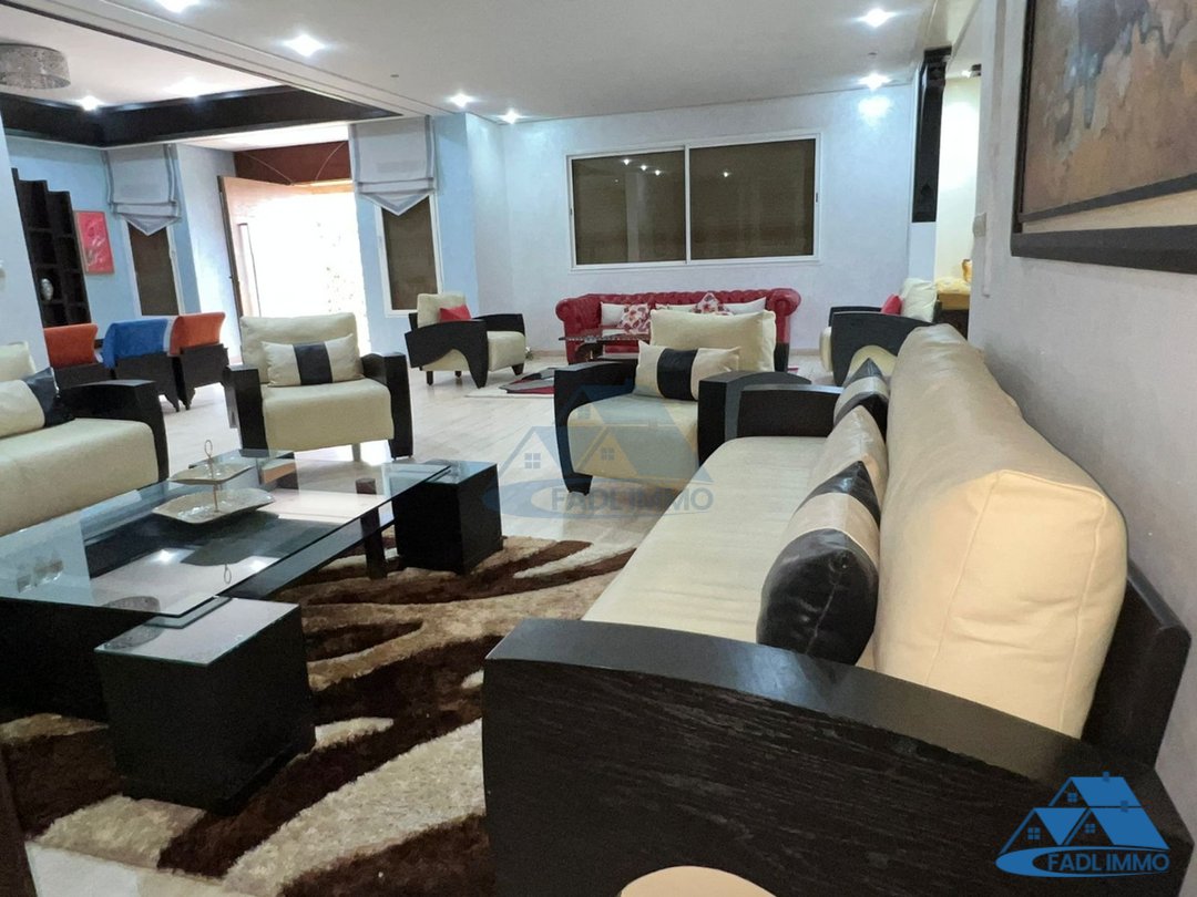 Villa for buy with terrace - Photo 1