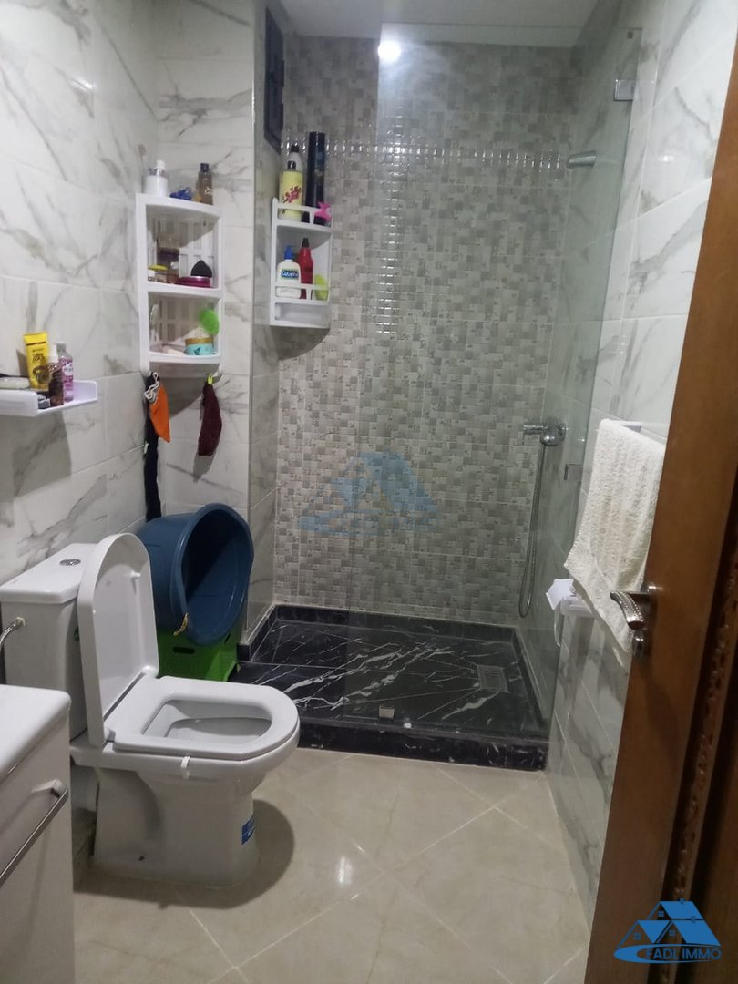 شقة للإيجار مع تراس في الطابق الثالث - Photo 4