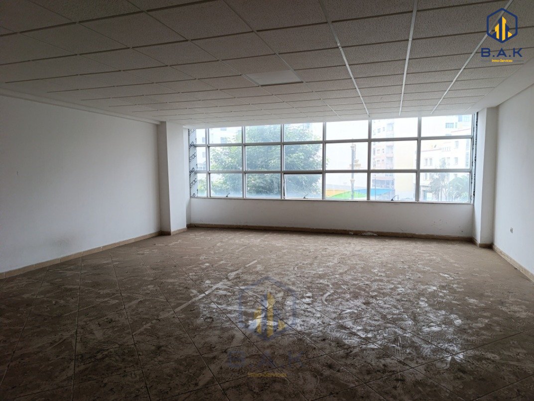 Oficina nueva en alquiler con parking en el primer piso - Photo 5