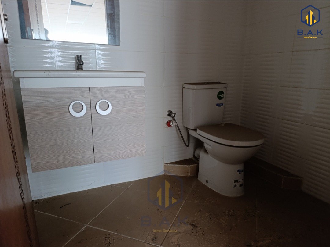 Oficina nueva en alquiler con parking en el primer piso - Photo 6